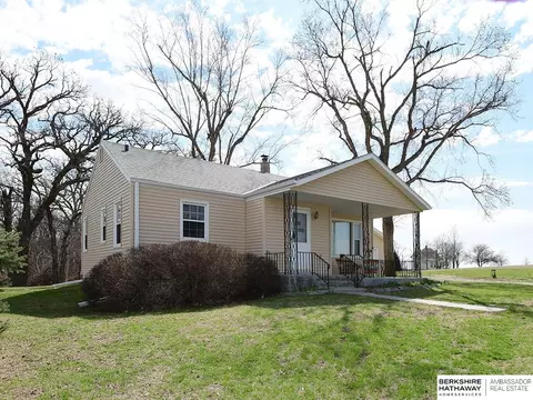 Exterior - 15709 S 180th St, Springfield, NE 68059 photo 2 of 7