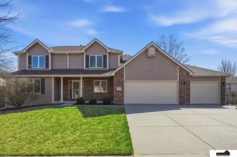 7444 S 48th St, Lincoln, NE 68516