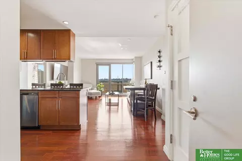 3200 Farnam Ct #3707, Omaha, NE 68131