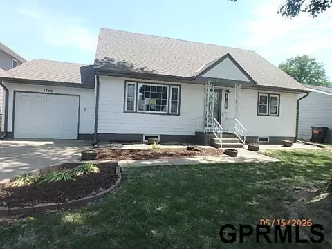 1740 N Mayfair Ave, Fremont, NE 68025