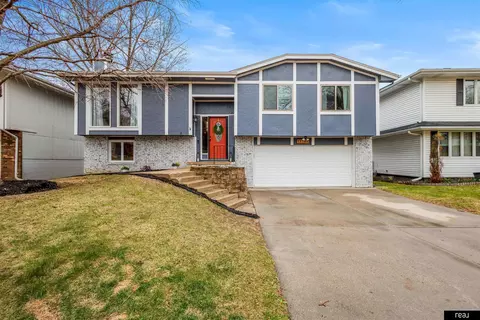 11705 Hartman Ave, Omaha, NE 68164
