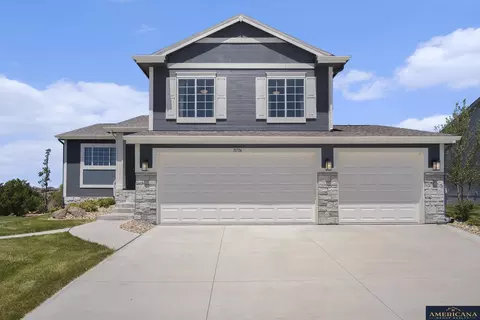 10706 Portage Dr, Papillion, NE 68046