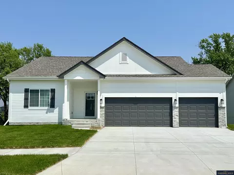 5410 N 182 St, Elkhorn, NE 68022