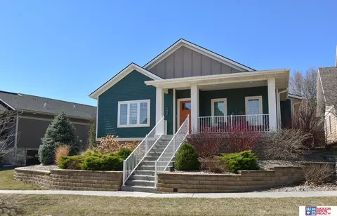 7027 Fernhill Pl, Lincoln, NE 68516