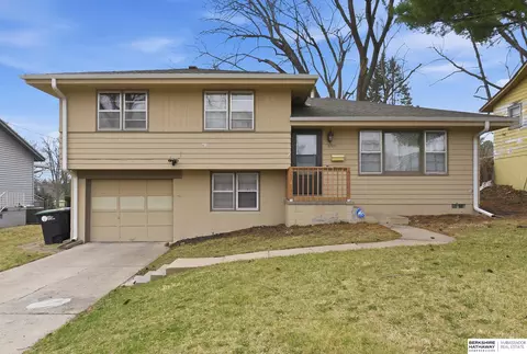 6703 Ogden St, Omaha, NE 68104