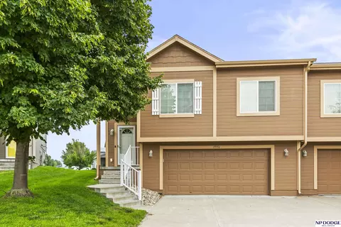 19156 Drexel Cir, Omaha, NE 68135