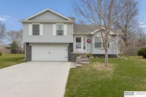 6213 N 79th Cir, Omaha, NE 68134