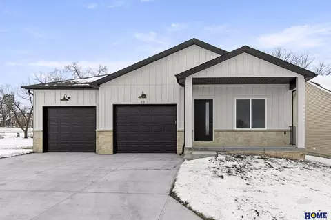 1311 SW 36th St, Lincoln, NE 68522