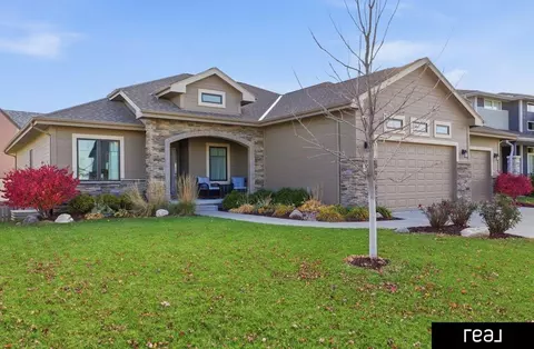 18765 Spaulding St, Elkhorn, NE 68022