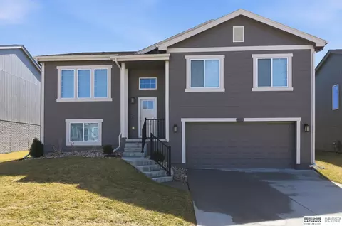 8311 King St, Omaha, NE 68122