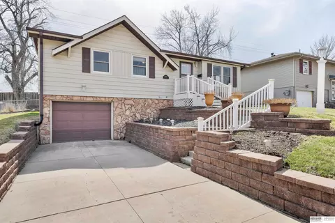 13959 Weir St, Omaha, NE 68137