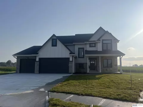 2207 N 22nd Cir, Ashland, NE 68003
