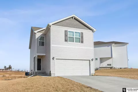 9306 Reynolds St, Omaha, NE 68122