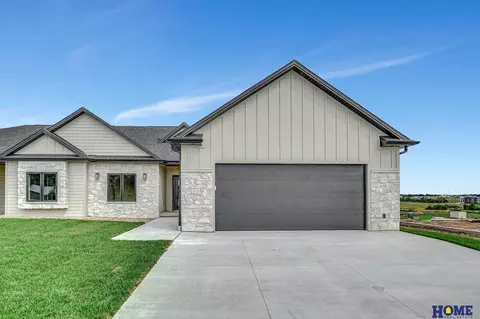 7922 S 42nd St, Lincoln, NE 68516