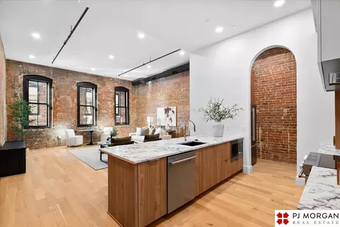 1105 Harney St #206, Omaha, NE 68102