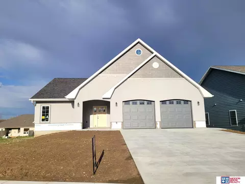 1057 N 12th St, Seward, NE 68434