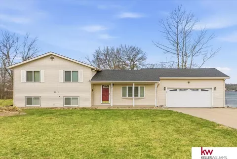 2507 Cambridge Dr, Plattsmouth, NE 68048
