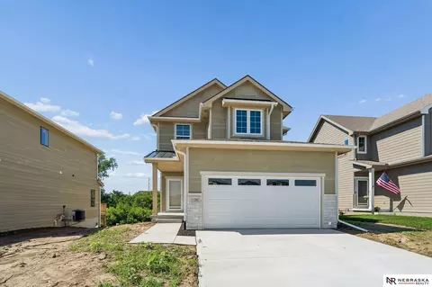 11260 Portage Dr, Papillion, NE 68046
