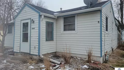 20461 Victor Ave, Elkhorn, NE 68022