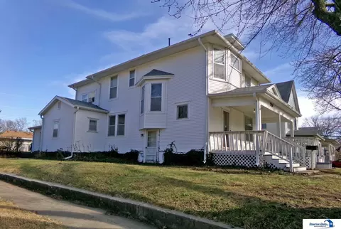 724 N 10th St, Beatrice, NE 68310