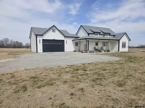 6570 Country Rd #32, Fort Calhoun, NE 68023