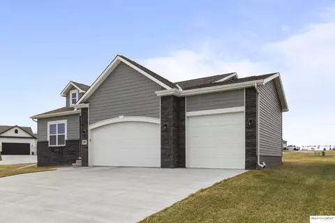 20507 Ventana St, Gretna, NE 68028