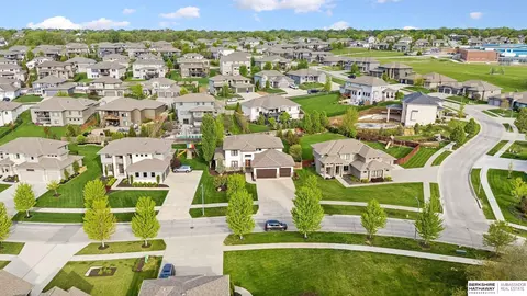 1606 Blue Sage Pkwy, Elkhorn, NE 68022