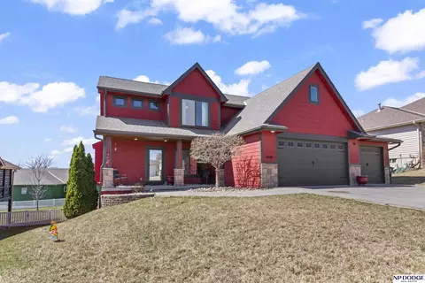 1610 Baldwin Cir, Council Bluffs, IA 51503