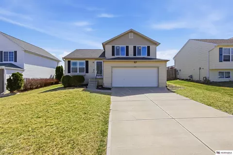 16115 Birch Ave, Omaha, NE 68136