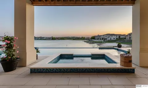 12504 N 177 Cir, Bennington, NE 68007