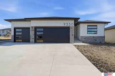 9350 S 86th St, Lincoln, NE 68526