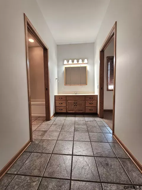 Entry Way - 906 N Gray Ave, Sutton, NE 68979 photo 3 of 5