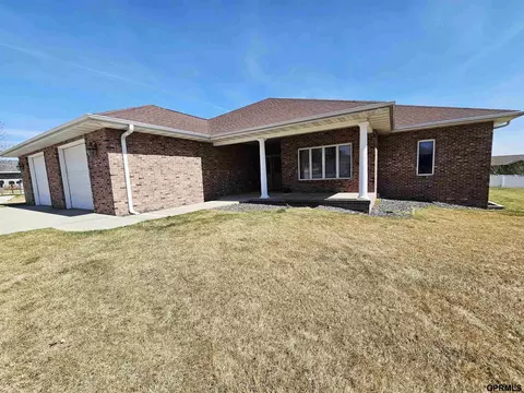 Exterior - 906 N Gray Ave, Sutton, NE 68979 photo 2 of 6
