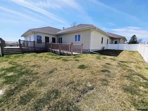 Exterior - 906 N Gray Ave, Sutton, NE 68979 photo 5 of 6