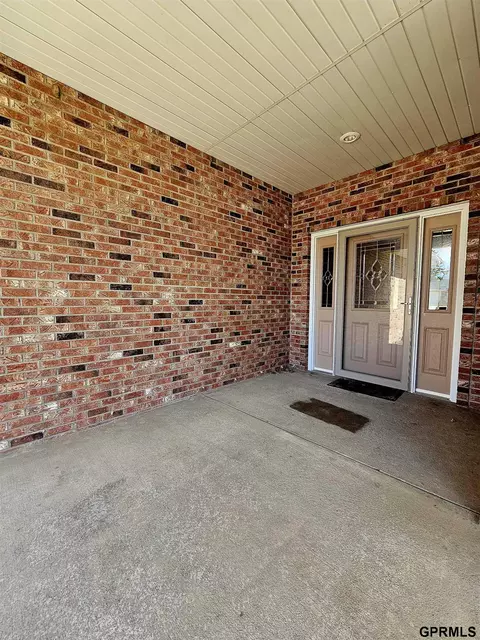 Exterior - 906 N Gray Ave, Sutton, NE 68979 photo 3 of 6