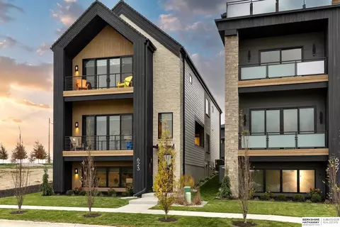 623 S 148 St, Omaha, NE 68154