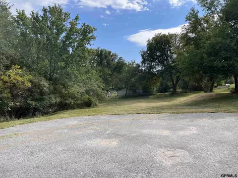 2709 Byron Rd, Plattsmouth, NE 68048