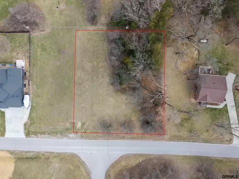 1763 Beaver Lake Boulevard, Plattsmouth, NE 68048