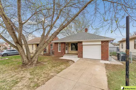 5025 Wirt St, Omaha, NE 68104