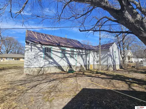 Exterior - 1205 Jackson St, Beatrice, NE 68310 photo 3 of 3