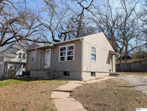 207 S 6th St, Plattsmouth, NE 68048