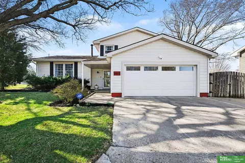 14815 Seward Plz, Omaha, NE 68154