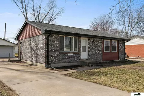 13851 Lancashire St, Waverly, NE 68462