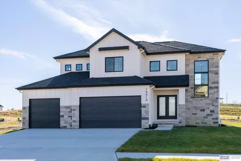 16619 Abigail St, Bennington, NE 68007