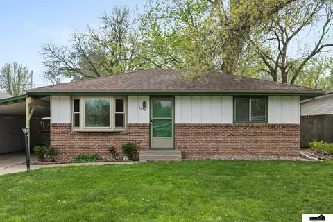 6833 Garland St, Lincoln, NE 68505