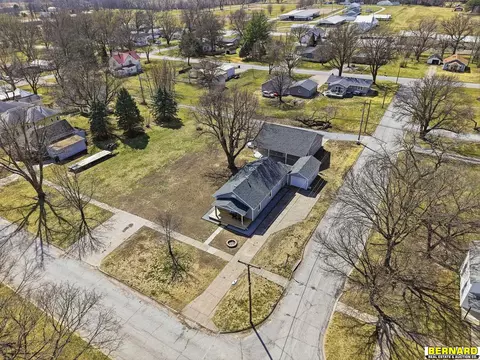 693 N 3rd St, Tecumseh, NE 68450