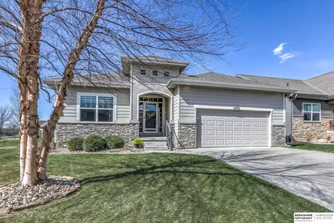 1434 N 194th Cir, Elkhorn, NE 68022