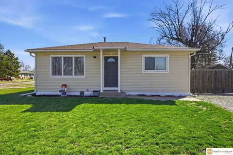 4040 N 71st St, Lincoln, NE 68507