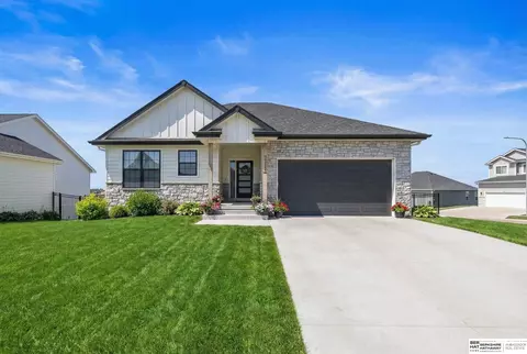 11702 S 189th St, Gretna, NE 68028