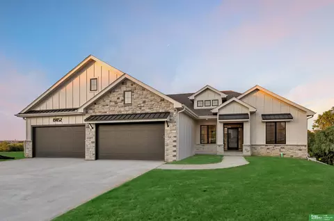 10207 S 191 St, Omaha, NE 68136